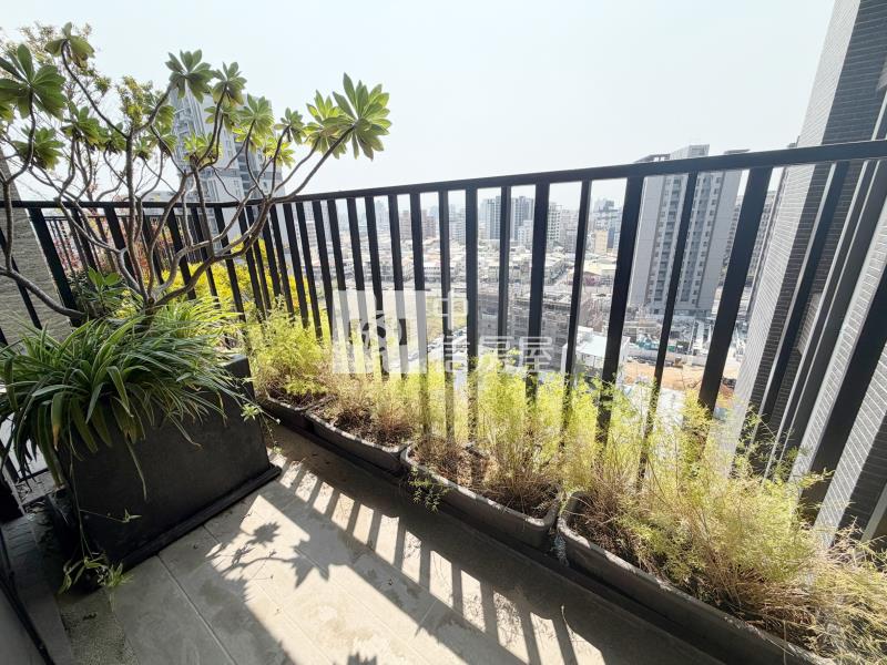 14期上階綠三房雙主臥平車房屋室內格局與周邊環境