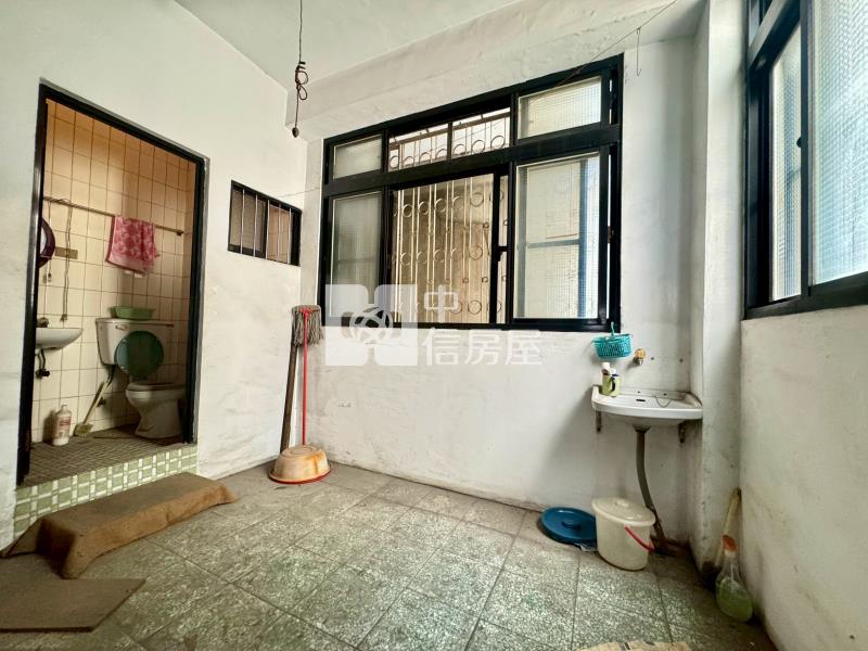 五權車站臨10米路商業區透天房屋室內格局與周邊環境