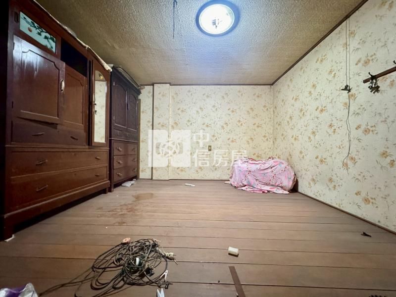 五權車站臨10米路商業區透天房屋室內格局與周邊環境