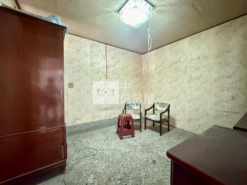 五權車站臨10米路商業區透天房屋室內格局與周邊環境