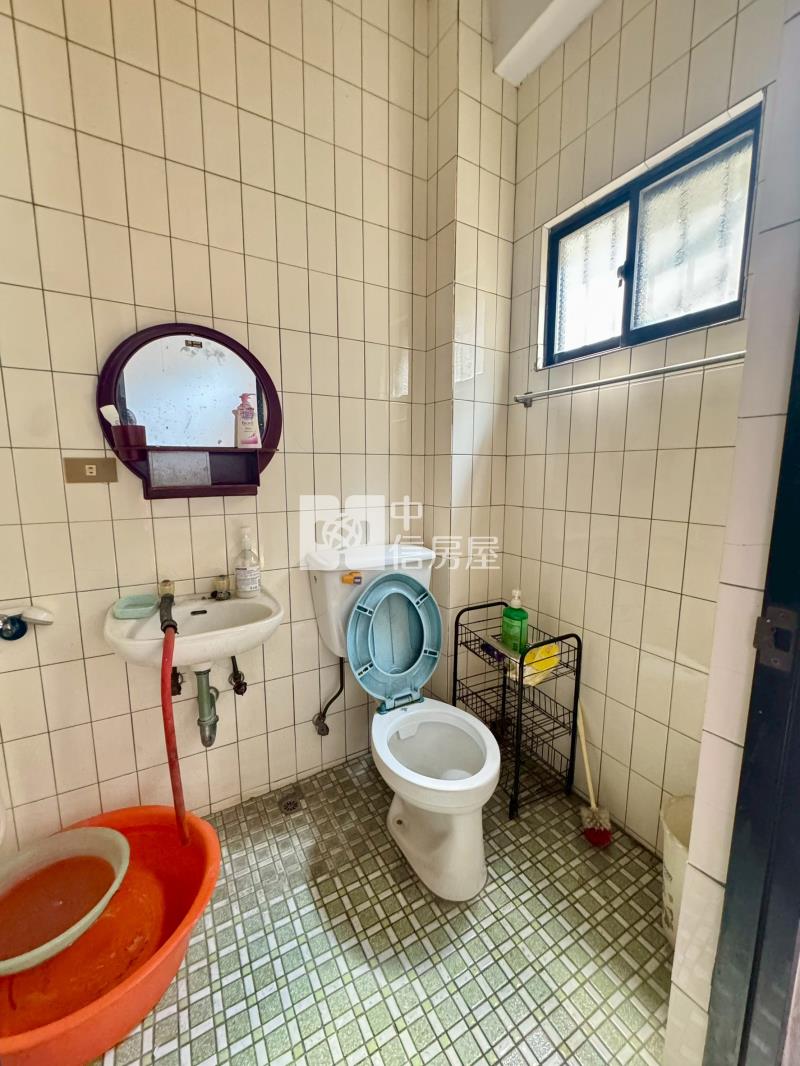 五權車站臨10米路商業區透天房屋室內格局與周邊環境