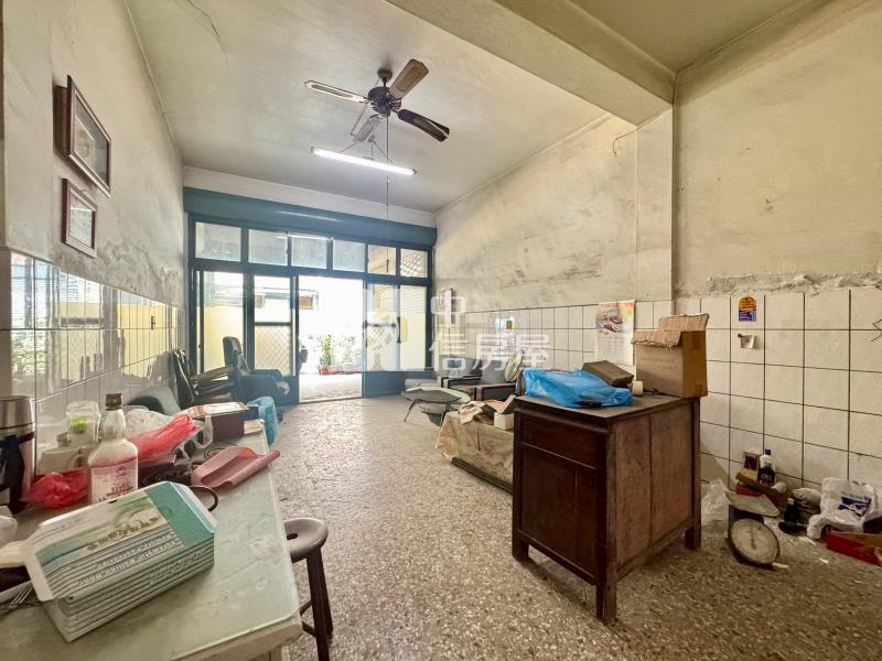 五權車站臨10米路商業區透天房屋室內格局與周邊環境