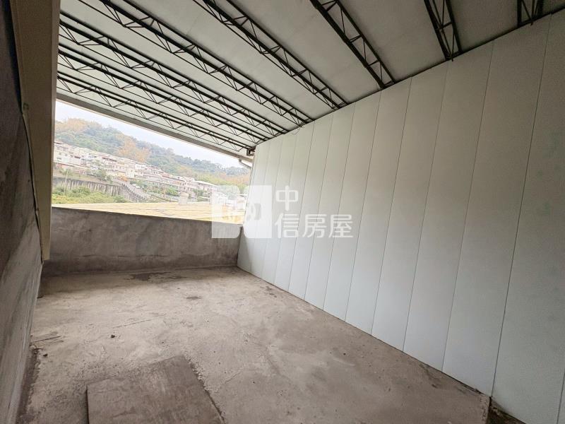 霧峰全新整理中正路雙車透天房屋室內格局與周邊環境