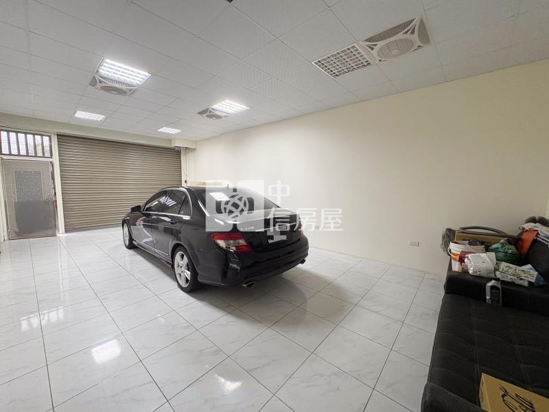 霧峰全新整理中正路雙車透天房屋室內格局與周邊環境