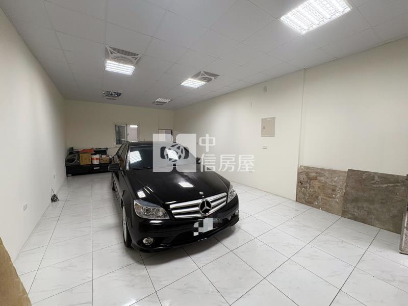 霧峰全新整理中正路雙車透天房屋室內格局與周邊環境