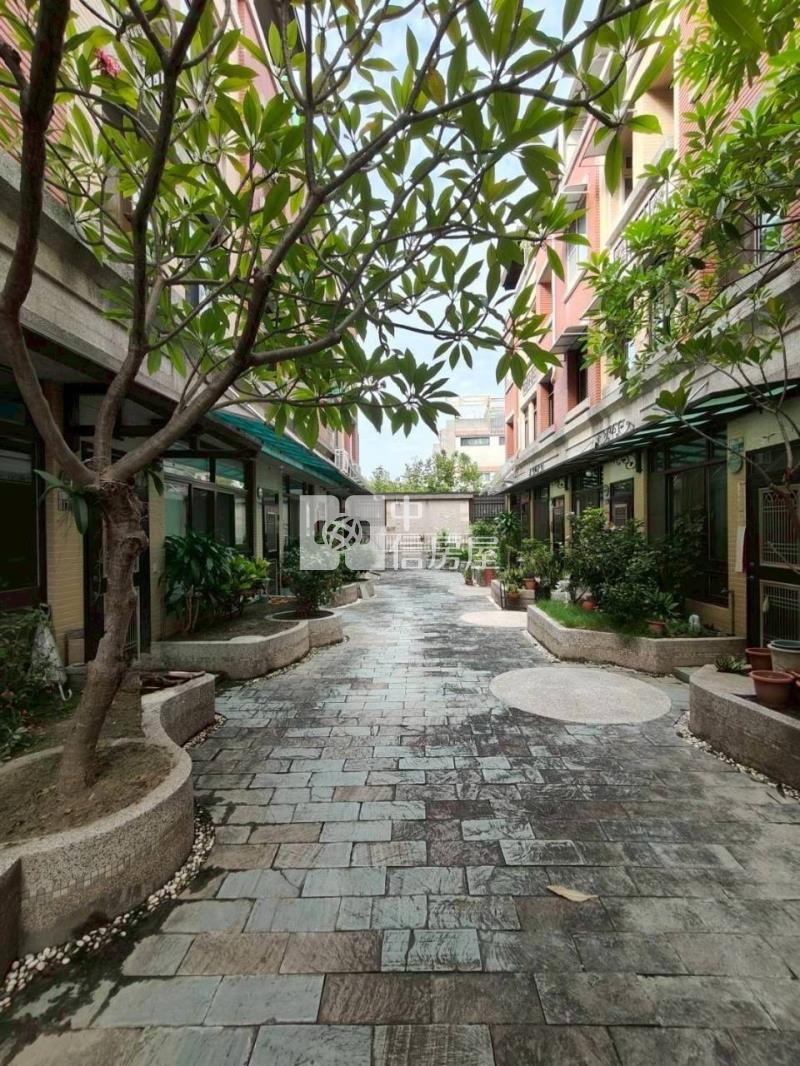 軟體園區星巴克旁大地坪雙車美別墅房屋室內格局與周邊環境