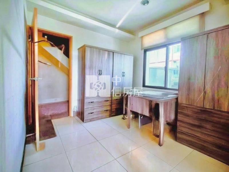 軟體園區星巴克旁大地坪雙車美別墅房屋室內格局與周邊環境