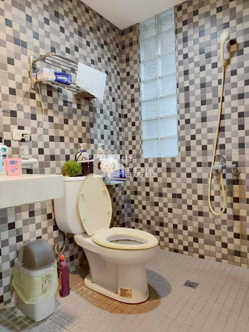 軟體園區星巴克旁大地坪雙車美別墅房屋室內格局與周邊環境