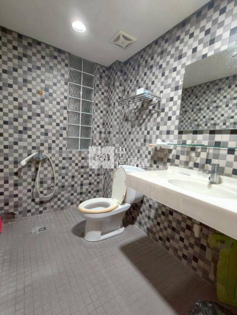 軟體園區星巴克旁大地坪雙車美別墅房屋室內格局與周邊環境