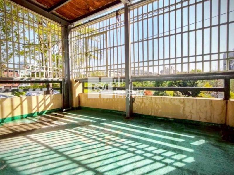 軟體園區星巴克旁大地坪雙車美別墅房屋室內格局與周邊環境