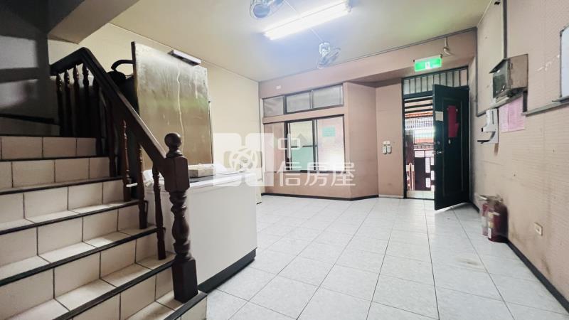 豐田郵局車庫透天房屋室內格局與周邊環境