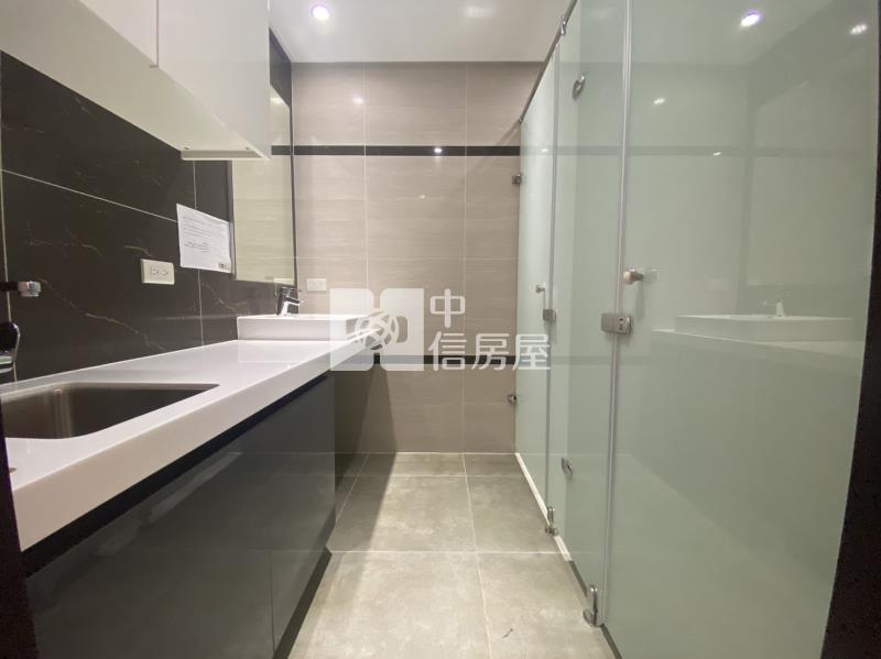 青埔高鐵A18站前之星商辦露台戶房屋室內格局與周邊環境