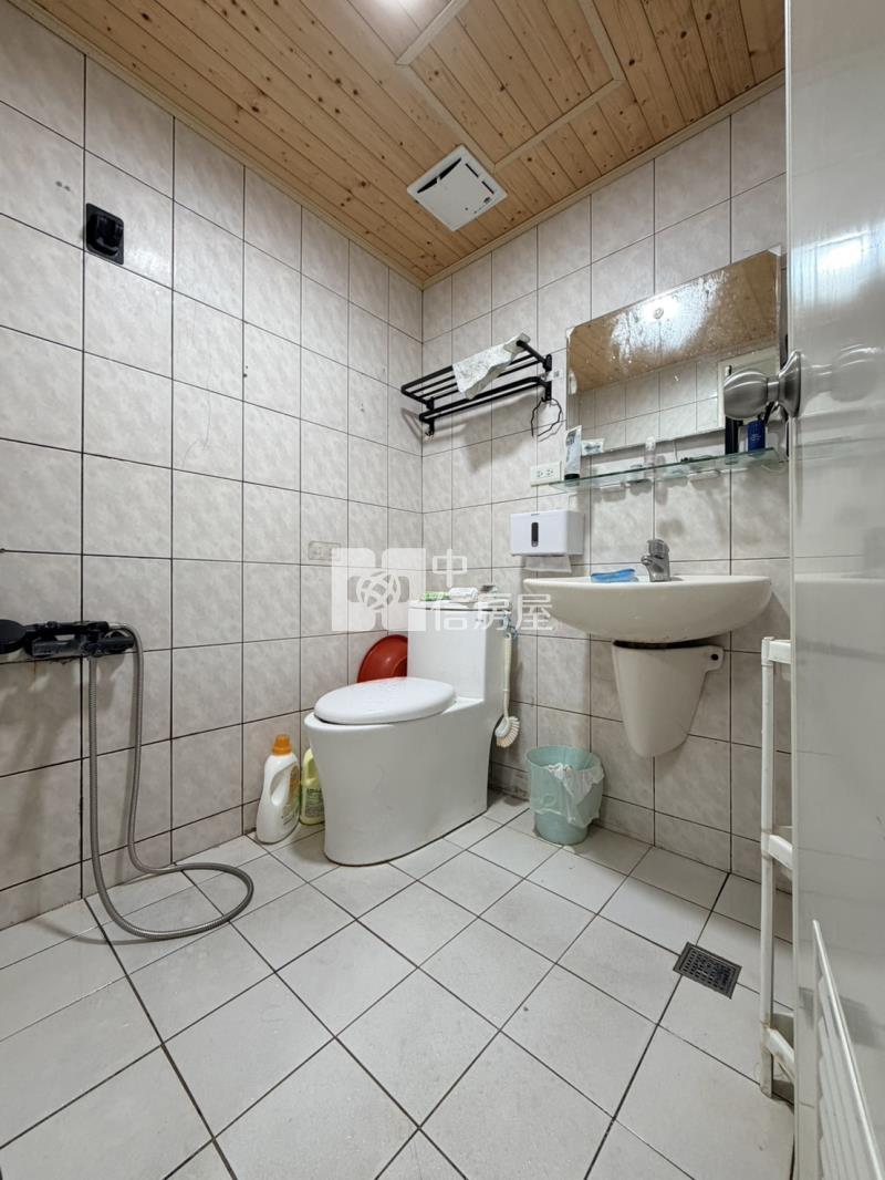 近中壢家樂福.普仁國小大坪數三房(車輪抽)房屋室內格局與周邊環境