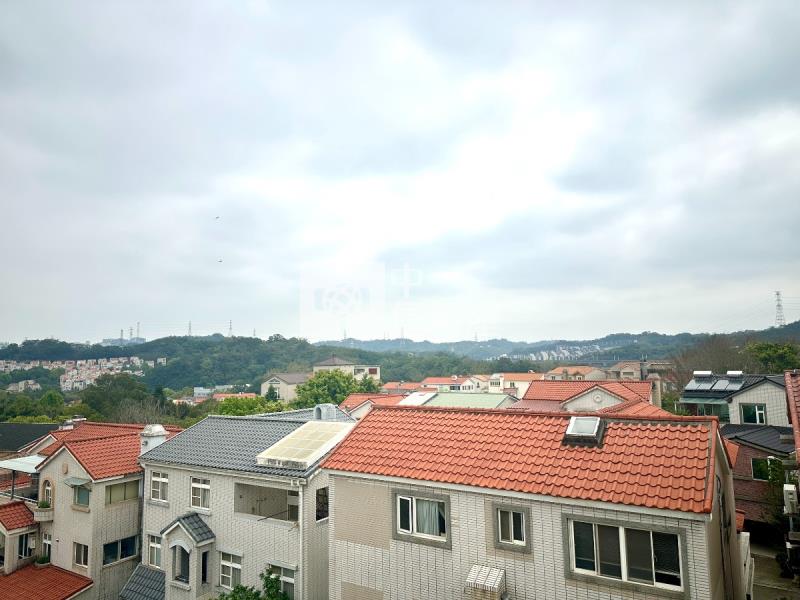 新竹山莊全新電梯別墅房屋室內格局與周邊環境