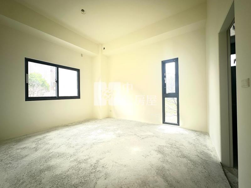 新竹山莊全新電梯別墅房屋室內格局與周邊環境