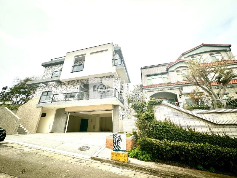 新竹山莊全新電梯別墅房屋室內格局與周邊環境