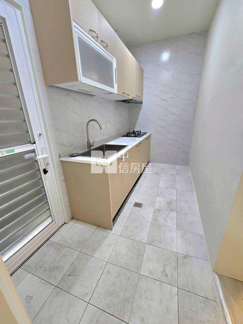 觀音【崙坪】邊間整新美透天房屋室內格局與周邊環境