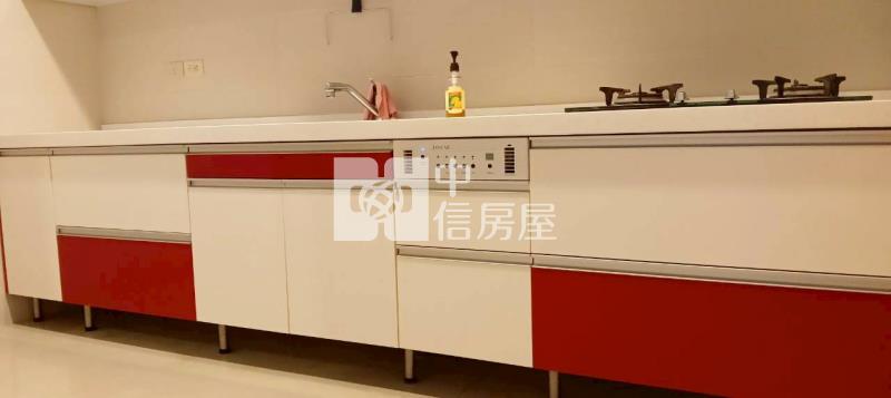 近德高國小三車位1+2樓優質華廈房屋室內格局與周邊環境