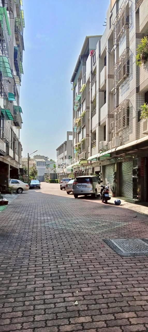 近德高國小三車位1+2樓優質華廈房屋室內格局與周邊環境