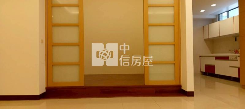 近德高國小三車位1+2樓優質華廈房屋室內格局與周邊環境