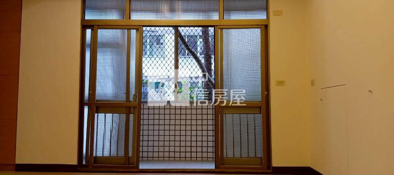 近德高國小三車位1+2樓優質華廈房屋室內格局與周邊環境