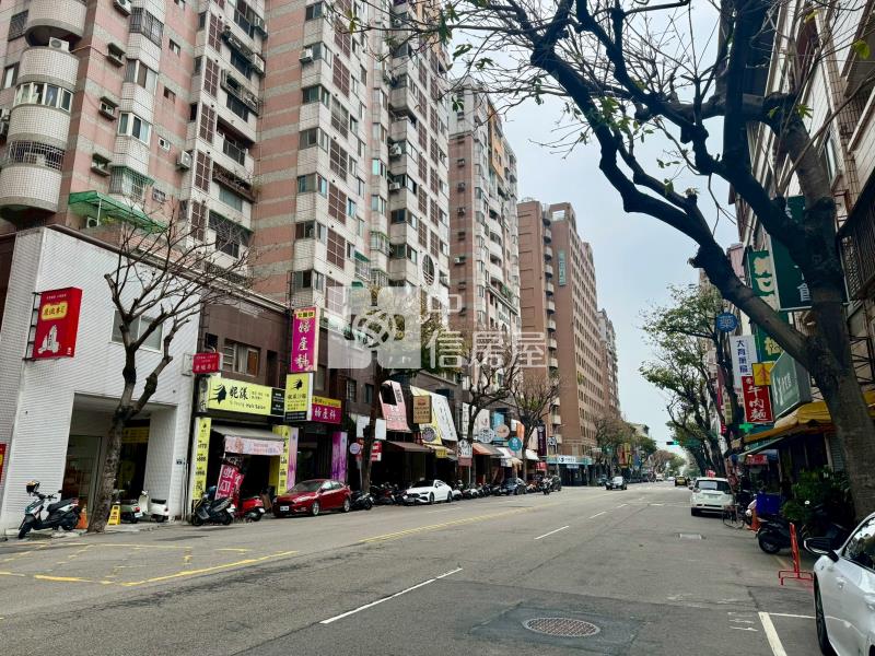 南屯正東興路霸氣角間店面房屋室內格局與周邊環境