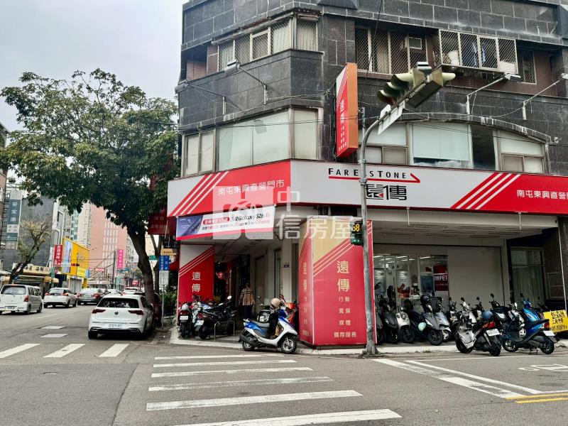 南屯正東興路霸氣角間店面房屋室內格局與周邊環境