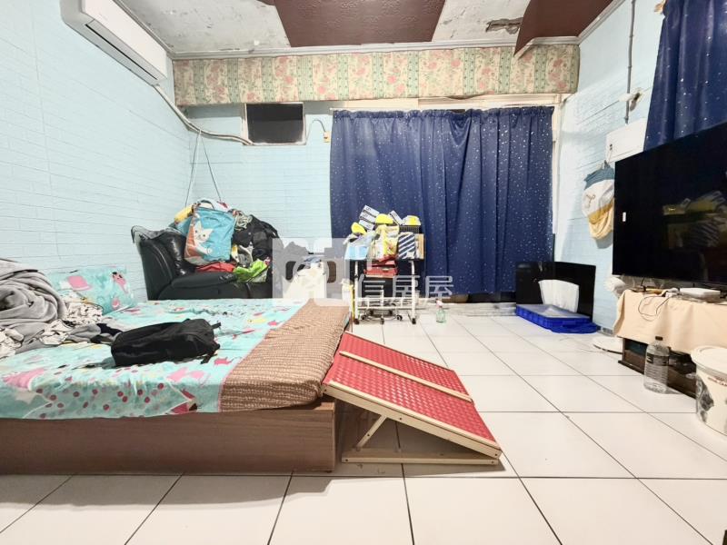 【安家】專任-新屋邊間前院停車透天房屋室內格局與周邊環境