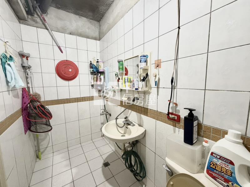 【安家】專任-新屋邊間前院停車透天房屋室內格局與周邊環境