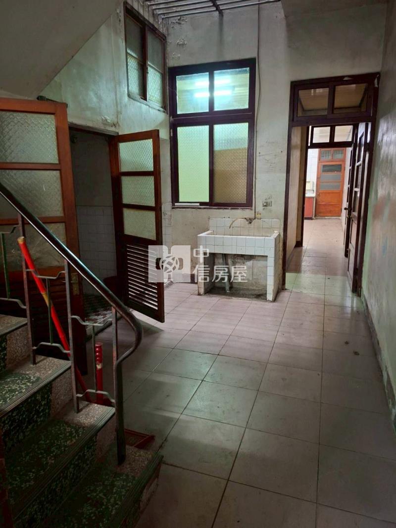 中壢後站透天店面房屋室內格局與周邊環境