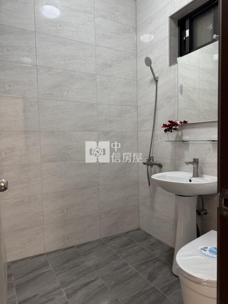 梅龍二街美透天房屋室內格局與周邊環境