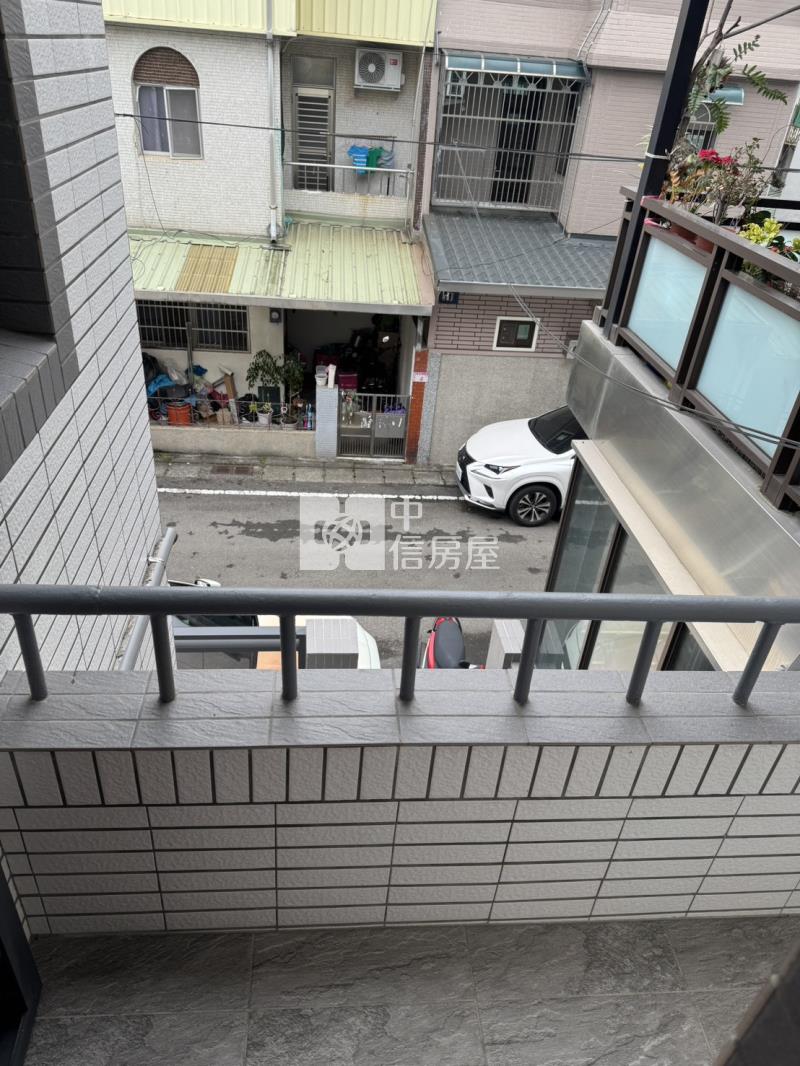 梅龍二街美透天房屋室內格局與周邊環境