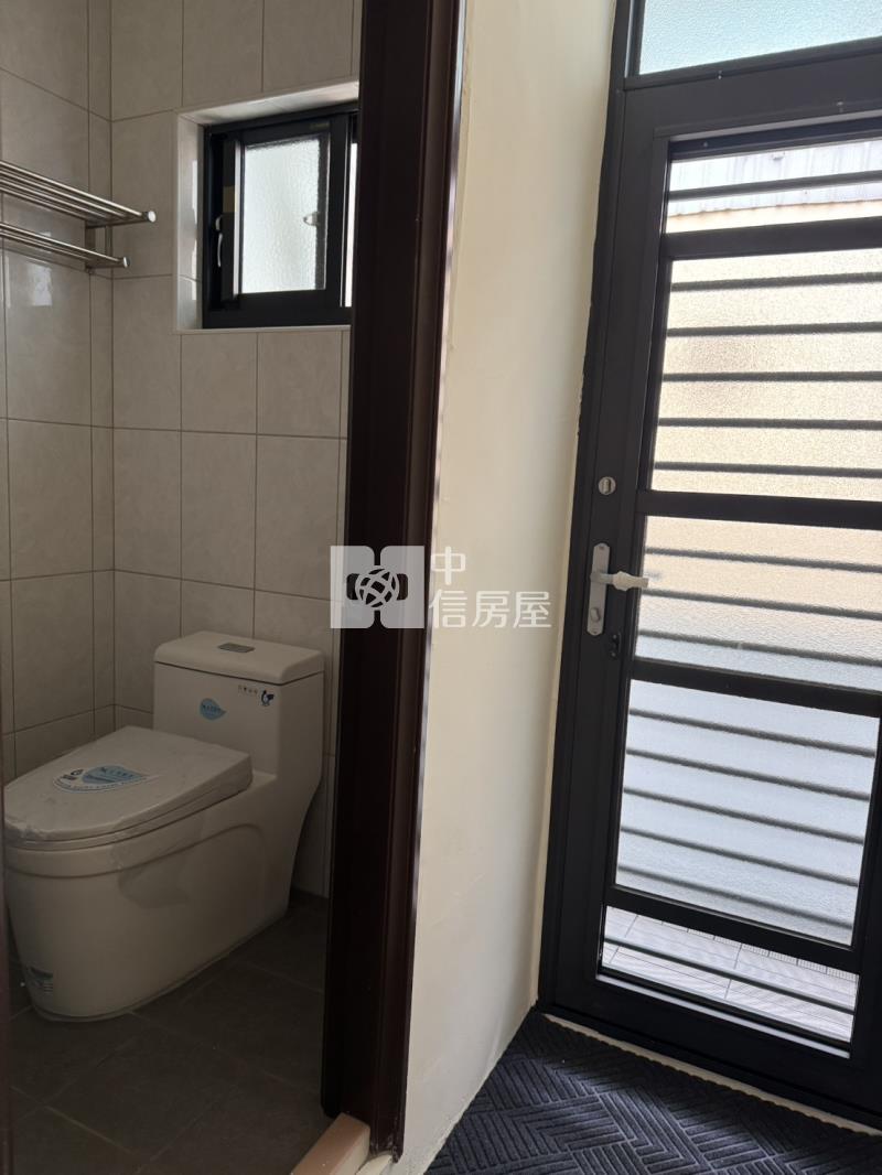 梅龍二街美透天房屋室內格局與周邊環境