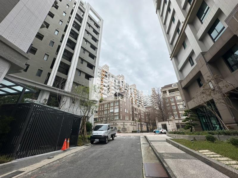 東海大學全新落成2房平車視野戶房屋室內格局與周邊環境