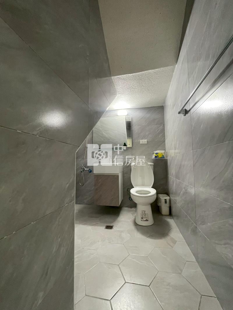 中庄田字型車庫別墅房屋室內格局與周邊環境