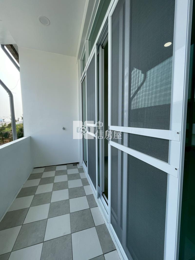 中庄田字型車庫別墅房屋室內格局與周邊環境