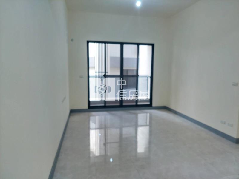 屏東市公園優質電梯華廈房屋室內格局與周邊環境