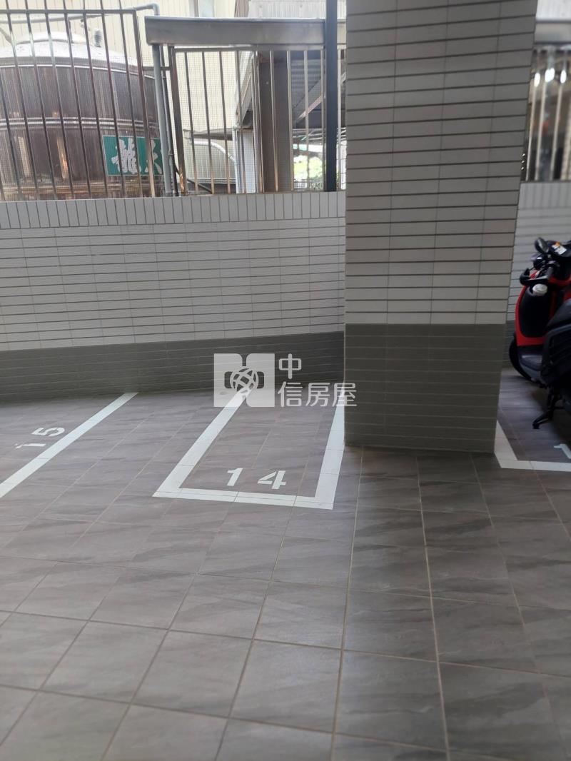 屏東市公園優質電梯華廈房屋室內格局與周邊環境