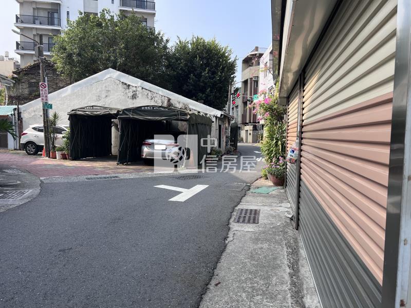 新光三越小而方正建地房屋室內格局與周邊環境