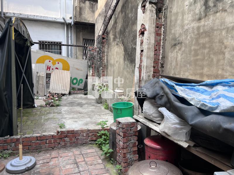 新光三越小而方正建地房屋室內格局與周邊環境