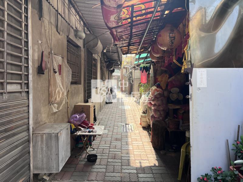 新光三越小而方正建地房屋室內格局與周邊環境