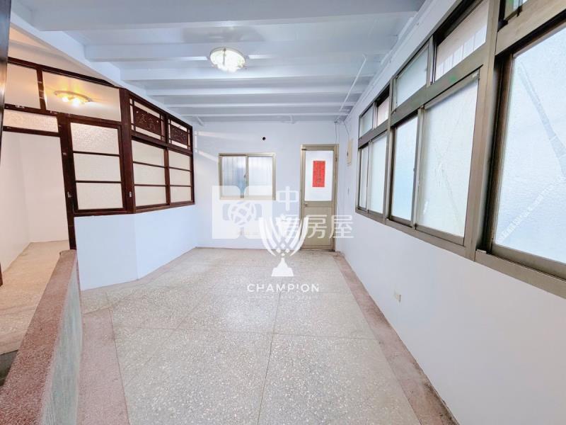 【冠軍商仲】中正路近海大透天房屋室內格局與周邊環境