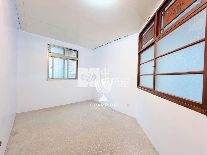 【冠軍商仲】中正路近海大透天房屋室內格局與周邊環境