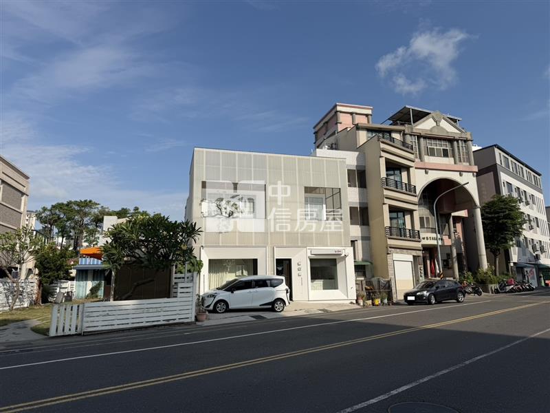 南區買地送屋大面寬收租金店面房屋室內格局與周邊環境