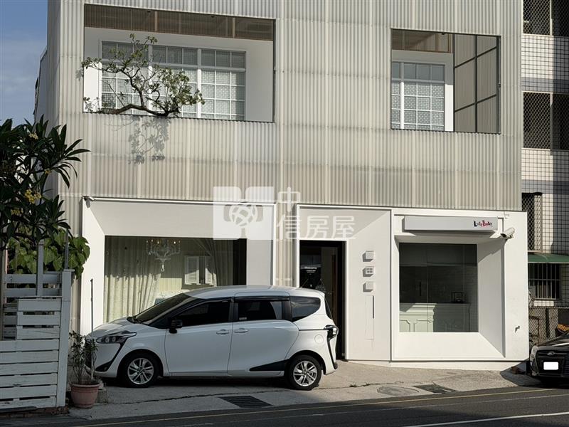 南區買地送屋大面寬收租金店面房屋室內格局與周邊環境