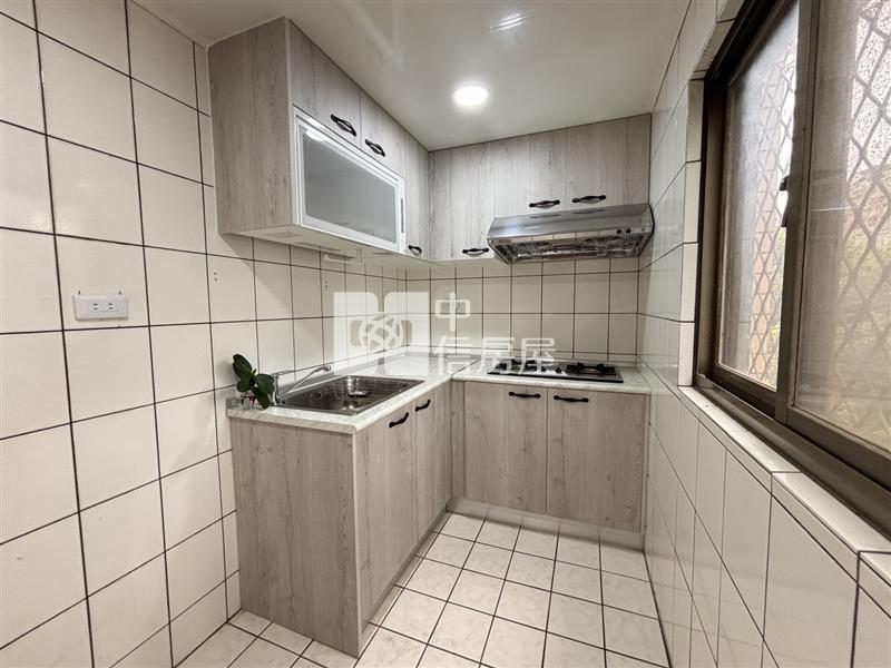 大台北國宅精美三房車房屋室內格局與周邊環境