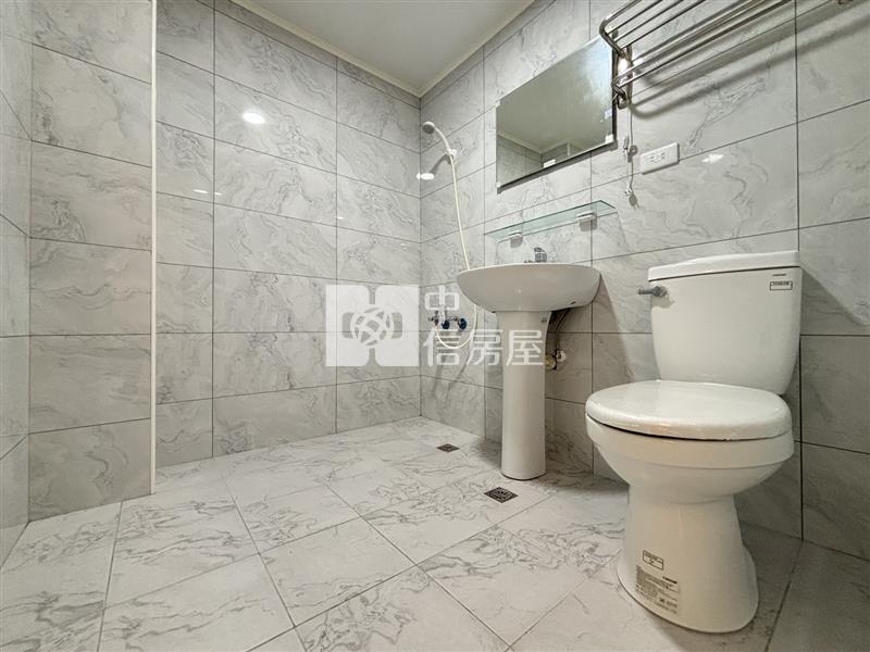 大台北國宅精美三房車房屋室內格局與周邊環境