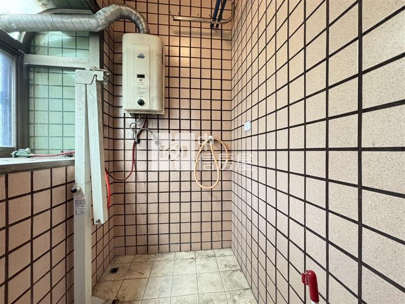 大台北國宅精美三房車房屋室內格局與周邊環境