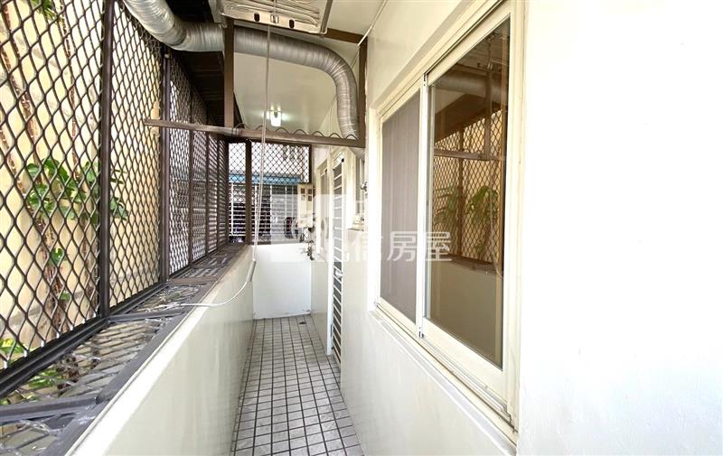 太平全新整理低總價邊間2+1房車位房屋室內格局與周邊環境