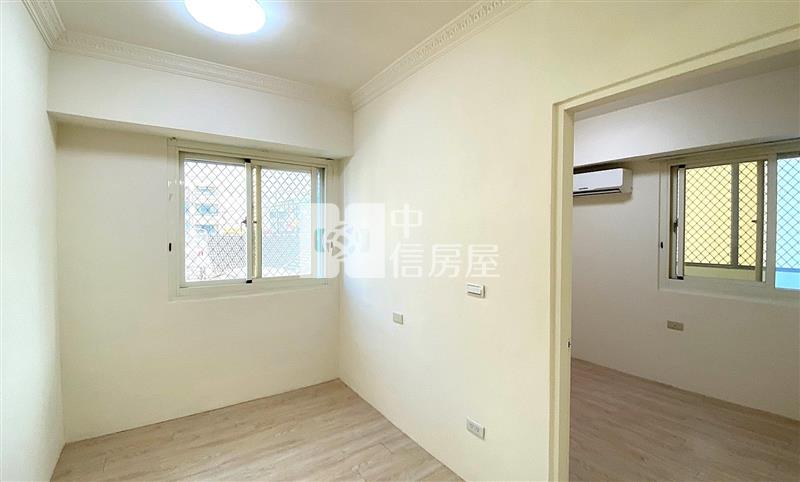 太平全新整理低總價邊間2+1房車位房屋室內格局與周邊環境